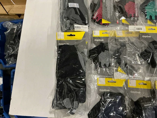 Partij diverse gripgrab fietshandschoenen (29x) - afbeelding 18 van  18