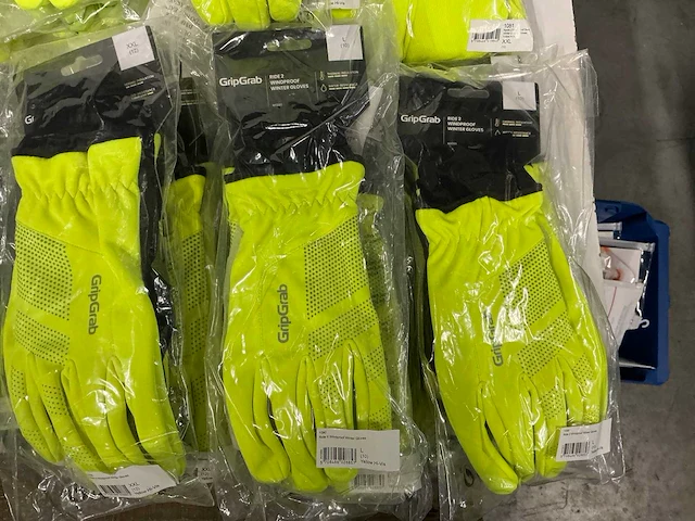 Partij diverse gripgrab fietshandschoenen (79x) - afbeelding 2 van  19