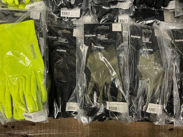 Partij diverse gripgrab fietshandschoenen (79x) - afbeelding 15 van  19