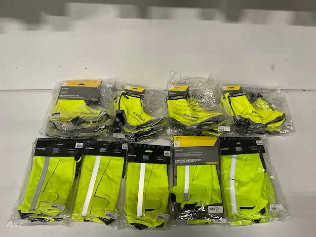 Partij diverse gripgrab shoe covers (21x) - afbeelding 1 van  18