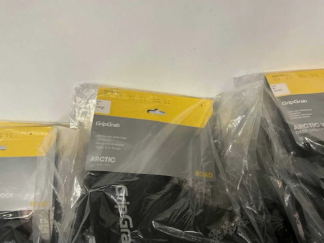 Partij diverse gripgrab shoe covers (54x) - afbeelding 10 van  24