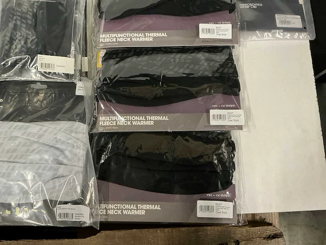 Partij diverse gripgrab/assos/castelli/sealskinz/etc accessoires - afbeelding 4 van  10