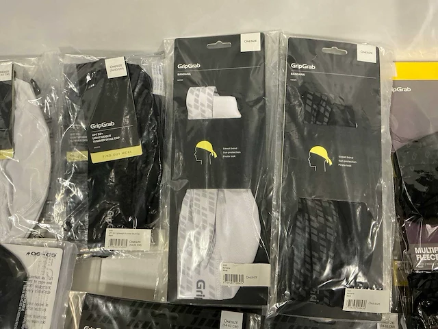 Partij diverse gripgrab/assos/castelli/sealskinz/etc accessoires - afbeelding 5 van  10