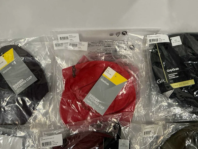 Partij diverse gripgrab/castelli cycling caps/facemasks (71x) - afbeelding 11 van  15