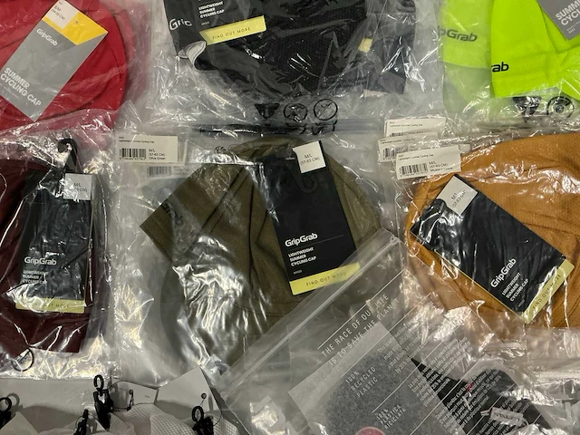 Partij diverse gripgrab/castelli cycling caps/facemasks (71x) - afbeelding 13 van  15