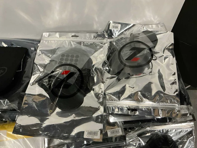 Partij diverse gripgrab/castelli/lazer/bioracer items (68x) - afbeelding 18 van  18