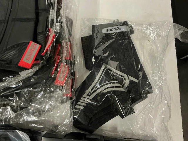 Partij diverse gripgrab/sport2x/sealskinz/assos/etc shoe covers/leg warmers (39x) - afbeelding 2 van  10