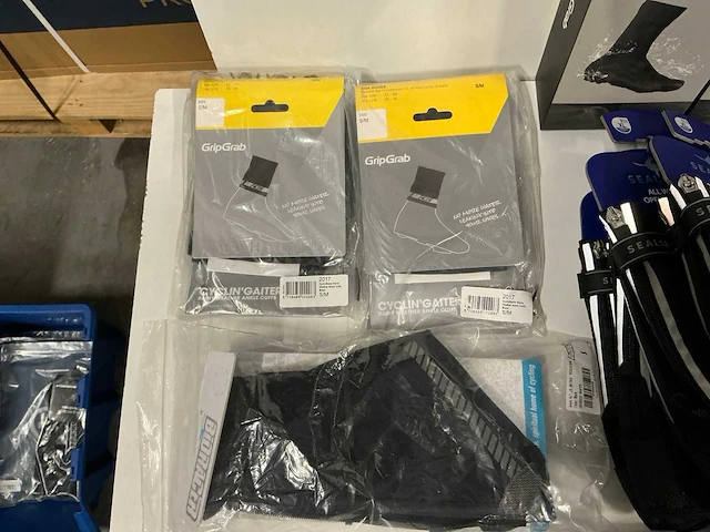 Partij diverse gripgrab/sport2x/sealskinz/assos/etc shoe covers/leg warmers (39x) - afbeelding 3 van  10