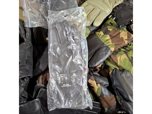 Partij diverse handschoenen - afbeelding 7 van  8