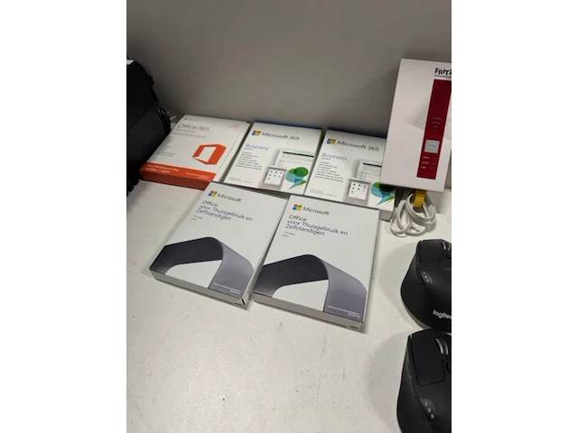 Partij diverse hardware en software - afbeelding 3 van  13
