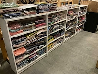 Partij diverse hoofdbedekking en sjaals (400x)