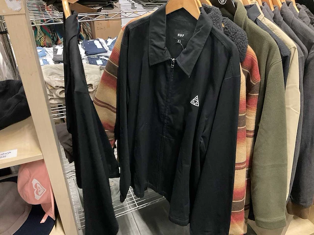 Partij diverse huf/vissla/volcom/dickies/brixton jassen (16x) - afbeelding 2 van  11