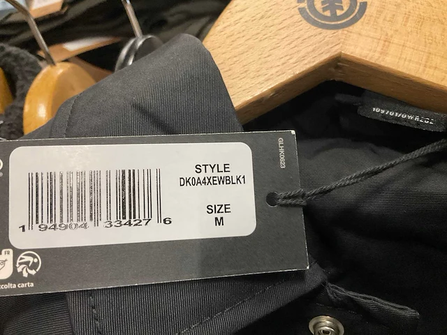 Partij diverse huf/vissla/volcom/dickies/brixton jassen (16x) - afbeelding 7 van  11