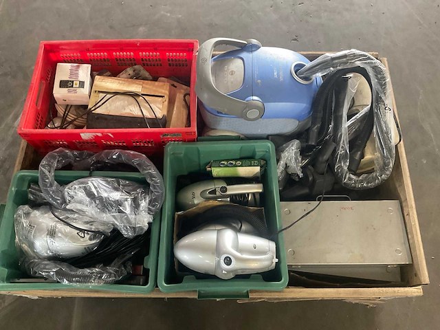 Partij diverse huishoudens spullen stofzuiger, handstofzuigers, etc - afbeelding 3 van  10