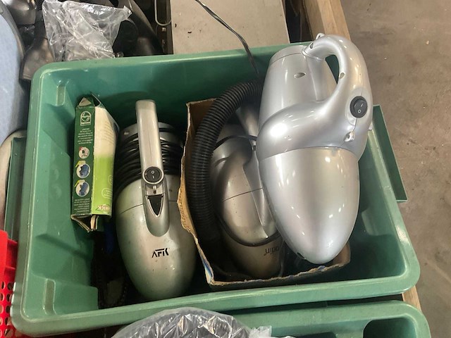 Partij diverse huishoudens spullen stofzuiger, handstofzuigers, etc - afbeelding 6 van  10
