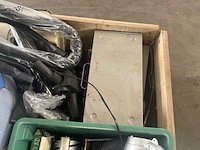 Partij diverse huishoudens spullen stofzuiger, handstofzuigers, etc - afbeelding 7 van  10