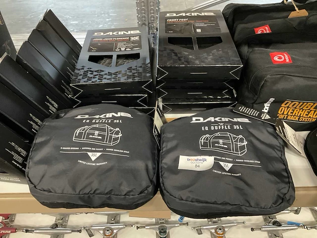 Partij diverse hunter/dakine/northcore/etc items (39x) - afbeelding 6 van  20