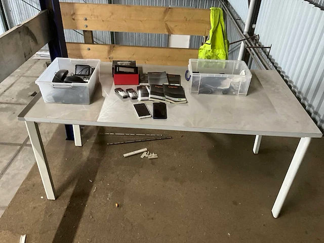 Partij diverse incl. tafel - afbeelding 1 van  5