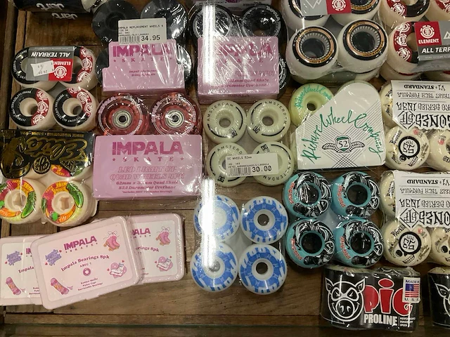 Partij diverse independent/bronson/impala/element items (140x) - afbeelding 3 van  13