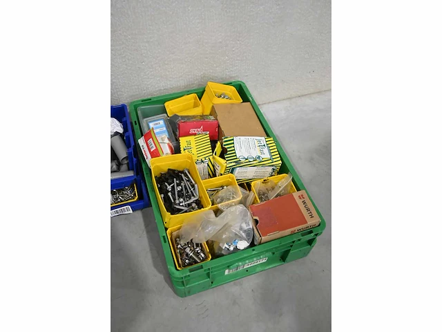 Partij diverse installatiemateriaal en kunststof voorraadbakken - afbeelding 2 van  9