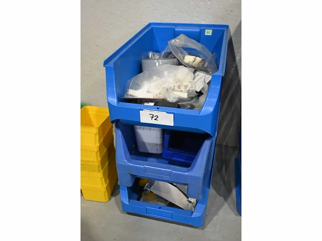 Partij diverse installatiemateriaal en kunststof voorraadbakken - afbeelding 7 van  9