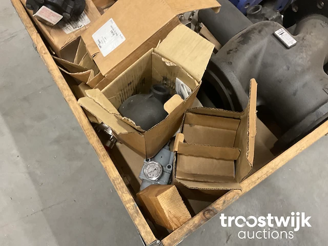 Partij diverse installatiematerialen - afbeelding 2 van  10