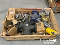 Partij diverse installatiematerialen - afbeelding 1 van  10