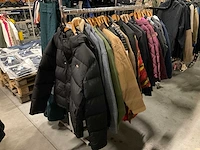 Partij diverse jassen o.a brixton/carhartt/burton/etc (25x) - afbeelding 1 van  14