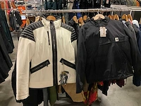 Partij diverse jassen o.a brixton/carhartt/burton/etc (25x) - afbeelding 9 van  14