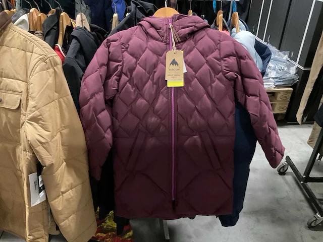 Partij diverse jassen o.a brixton/carhartt/burton/etc (25x) - afbeelding 11 van  14