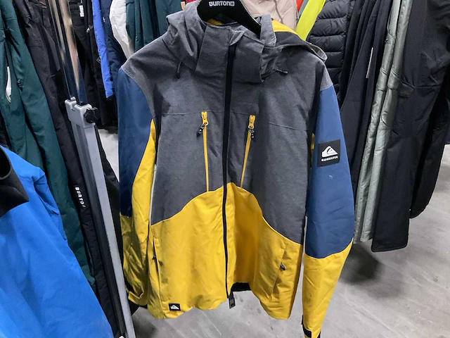 Partij diverse jassen o.a vissla/huf/vans/dc/etc (20x) - afbeelding 4 van  20