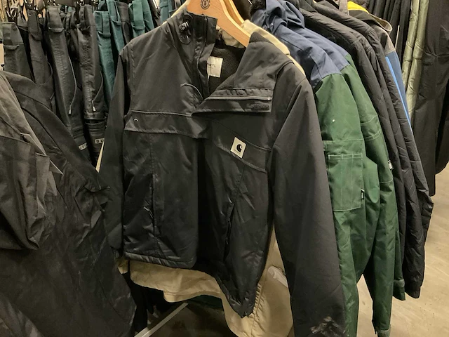 Partij diverse jassen o.a vissla/huf/vans/dc/etc (20x) - afbeelding 18 van  20