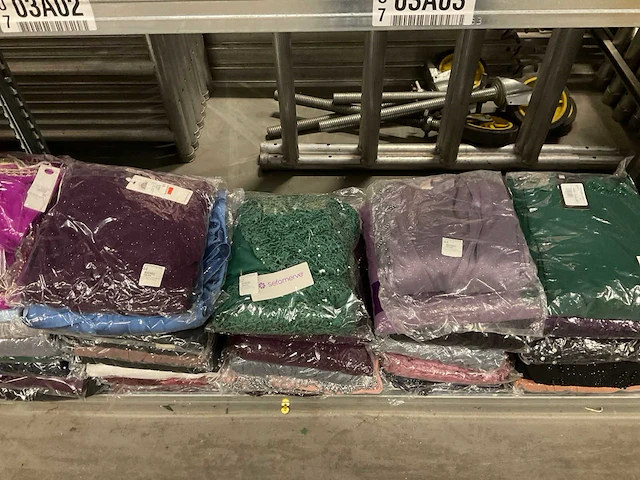 Partij diverse jurken (335x) - afbeelding 25 van  38