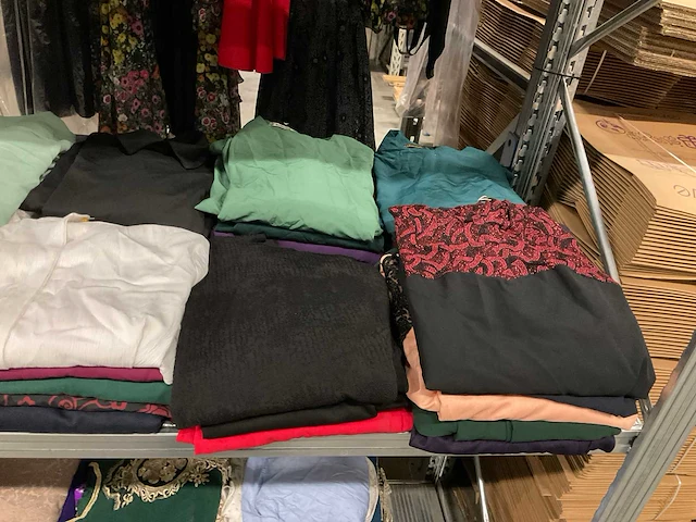 Partij diverse jurken (400x) - afbeelding 13 van  26