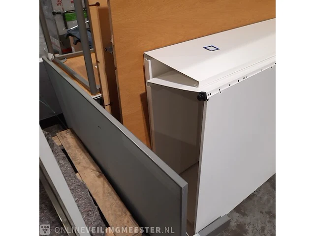 Partij diverse kantoor inventaris o.a. fritz hansen/gispen - afbeelding 3 van  13