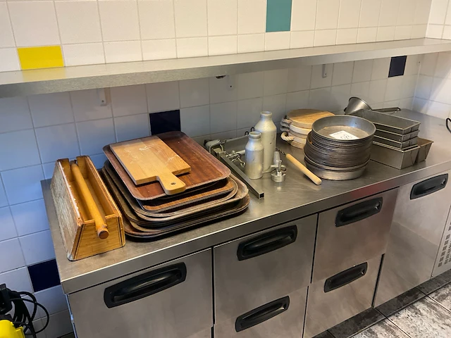 Partij diverse keukenbenodigdheden - afbeelding 2 van  7