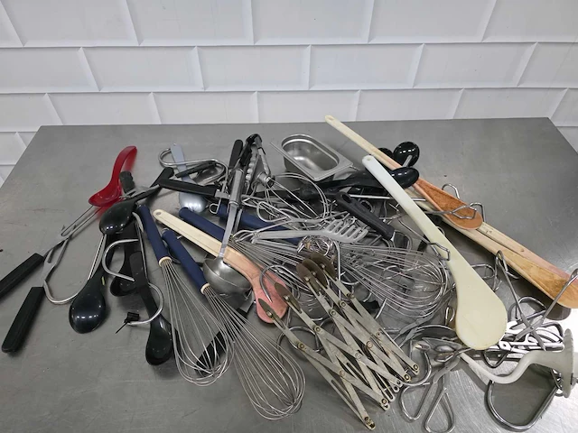 Partij diverse keukenbenodigdheden - afbeelding 1 van  3