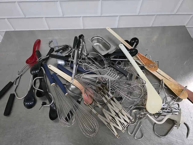 Partij diverse keukenbenodigdheden - afbeelding 2 van  3