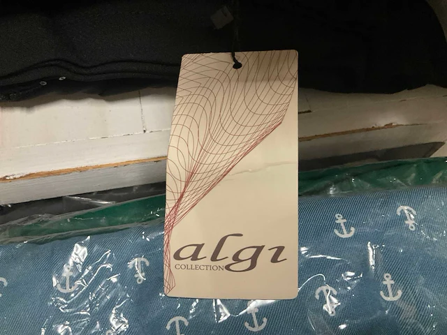 Partij diverse kleding (685x) - afbeelding 13 van  21