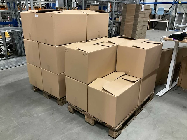 Partij diverse kleding (685x) - afbeelding 14 van  21