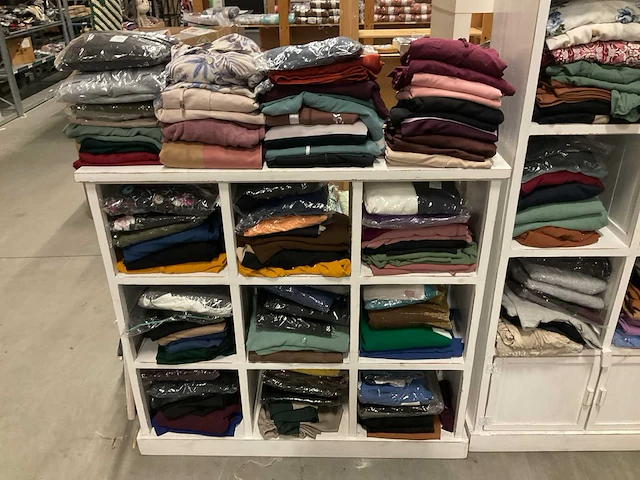 Partij diverse kleding (685x) - afbeelding 20 van  21