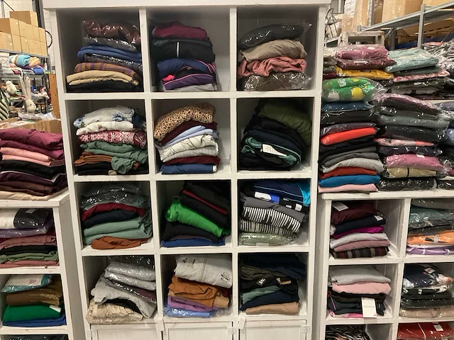 Partij diverse kleding (685x) - afbeelding 21 van  21