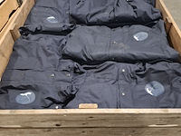 Partij diverse kleding o.a. jassen, broeken en poloshirts - afbeelding 4 van  10