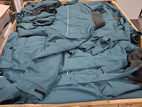 Partij diverse kleding o.a truien, jassen en broeken - afbeelding 6 van  10