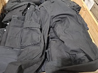 Partij diverse kleding o.a truien, jassen en broeken - afbeelding 9 van  10