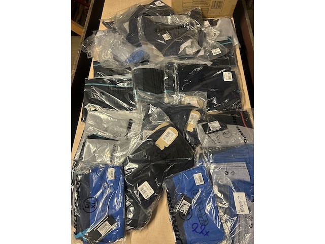 Partij diverse kleding w.o. zwemkleding w.o. berydale, ultrasport - afbeelding 8 van  8