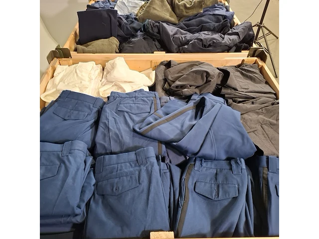 Partij diverse kleding - afbeelding 3 van  11