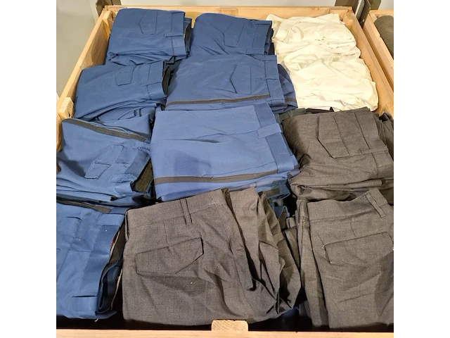 Partij diverse kleding - afbeelding 9 van  11