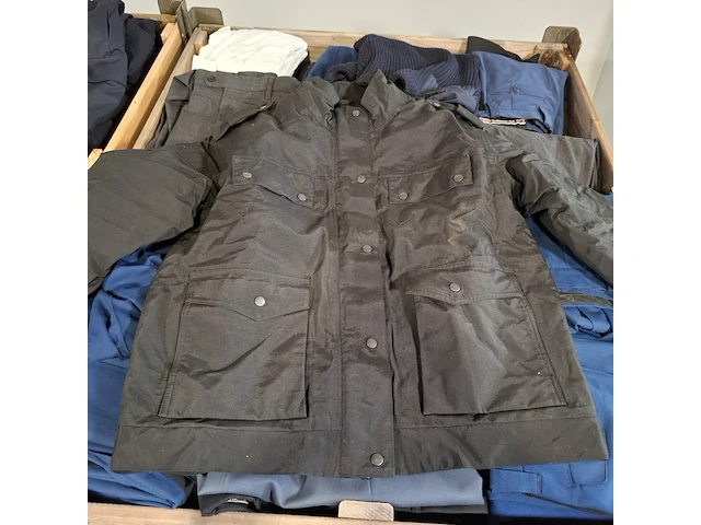 Partij diverse kleding - afbeelding 2 van  12