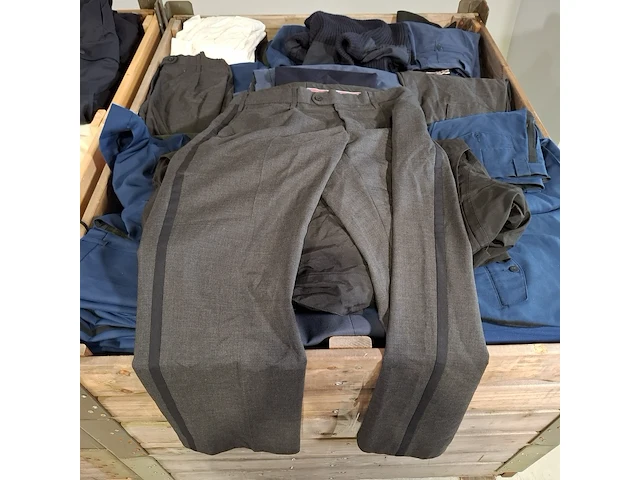 Partij diverse kleding - afbeelding 3 van  12